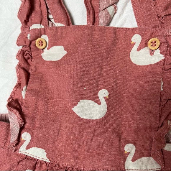 H&M Ruffle Swan Overall Shorts - Picture 3 of 5